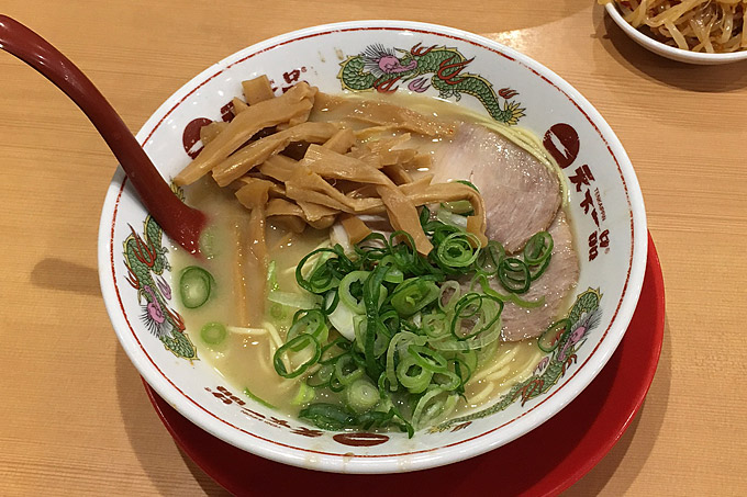 天下一品すすきの店に行ってきました!鶏ガラベースのドロドロ濃厚スープ!