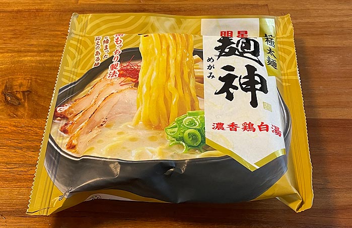明星 麺神 濃香鶏白湯 パッケージ
