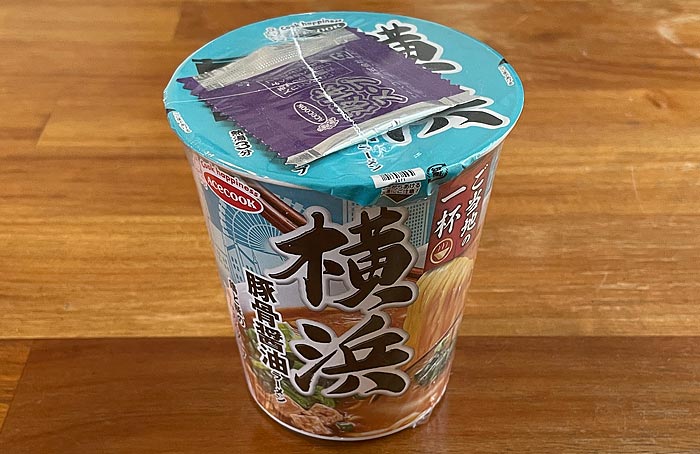 ご当地の一杯横浜　豚骨醤油ラーメン