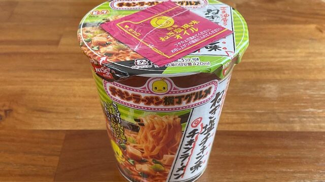 チキンラーメンビッグカップ ごま油香る ねぎ塩チキン味