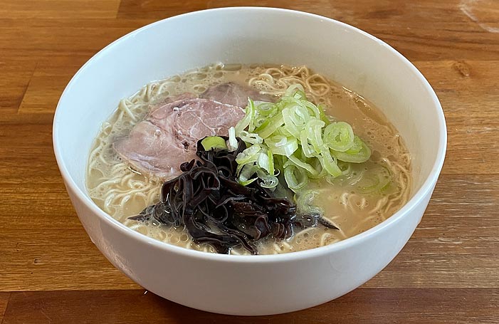 マルちゃんZUBAAAN! 博多豚骨ラーメン