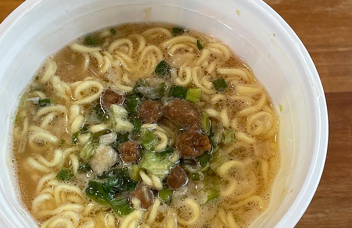 ホープ軒本舗 監修 東京背脂豚骨醤油ラーメン