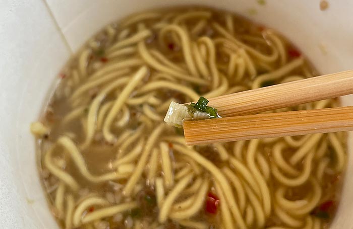 飲み干す一杯 白のクリーミー ごま豆乳担担麺