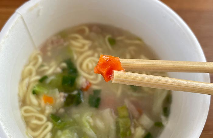 ご当地×御出汁 はかた地どり粉末仕立て 水炊き風ラーメン