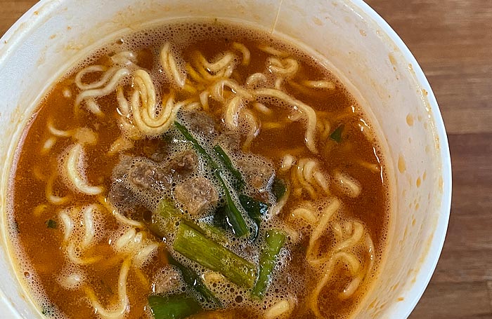 モード学園コラボ 辛DEMO幸 ハニーバター風旨辛チゲラーメン