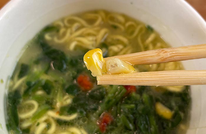 ほうれん草たくさんミルク塩ラーメン