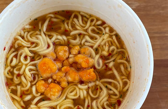 サッポロ一番 ご当地熱愛麺 シャンゴ監修 ベスビオ 辛口魚介トマト味ラーメン