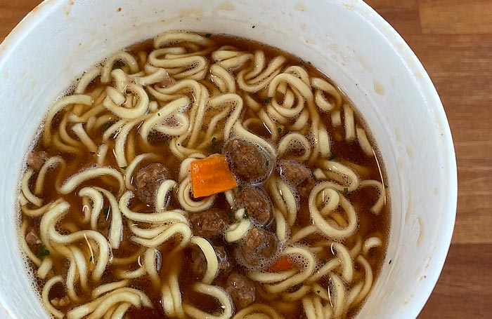 サッポロ一番 ご当地熱愛麺 シャンゴ監修 シャンゴ風 濃厚ミートソース味ラーメン