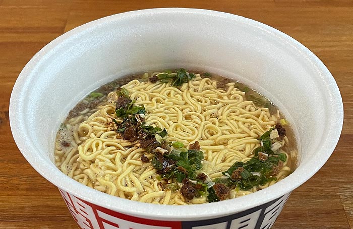 超大盛りスーパーカップ2.0倍 豚骨醤油ラーメン 関西風から関東風