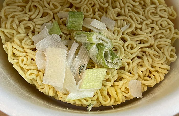 セイコーマート 濃厚ねぎ味噌ラーメン