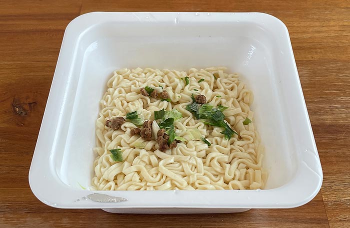 汁なし豆乳ごま担々うどん でか盛