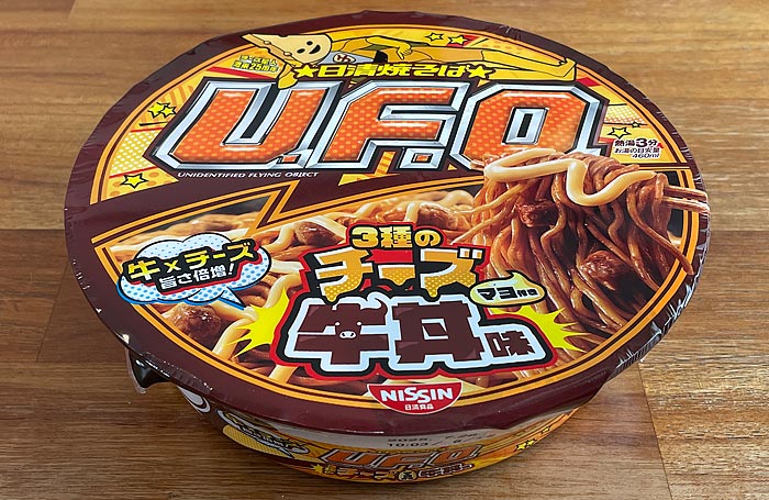 日清焼そばU.F.O. 3種のチーズ牛丼味