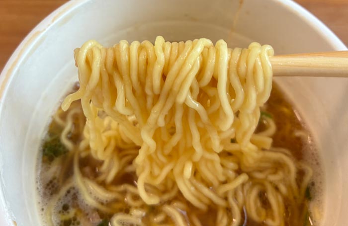 支那そばや監修 芳醇鶏油醤油らぁ麺