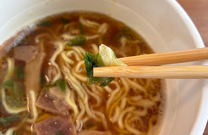 支那そばや監修 芳醇鶏油醤油らぁ麺