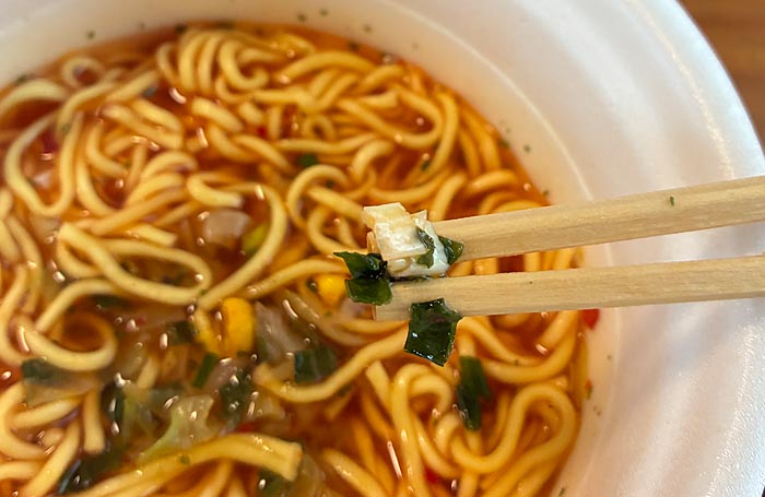 スーパーカップ1.5倍×ROF-MAO チリトマト味ラーメン