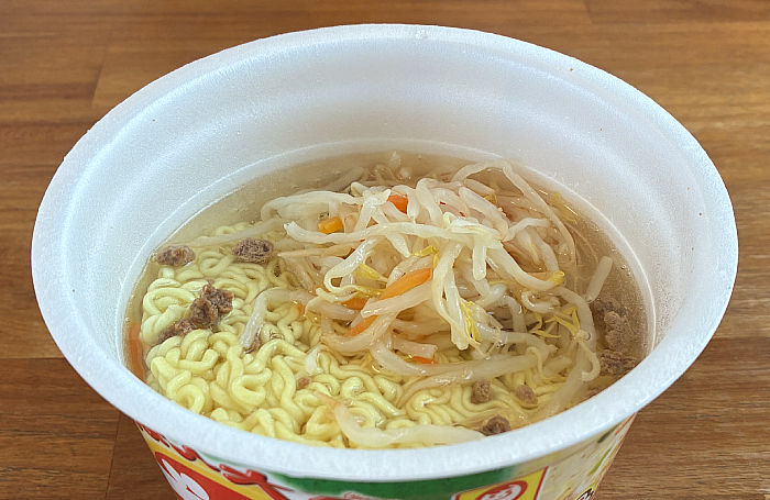 でかまる 濃厚もやしタンメン コショー多め