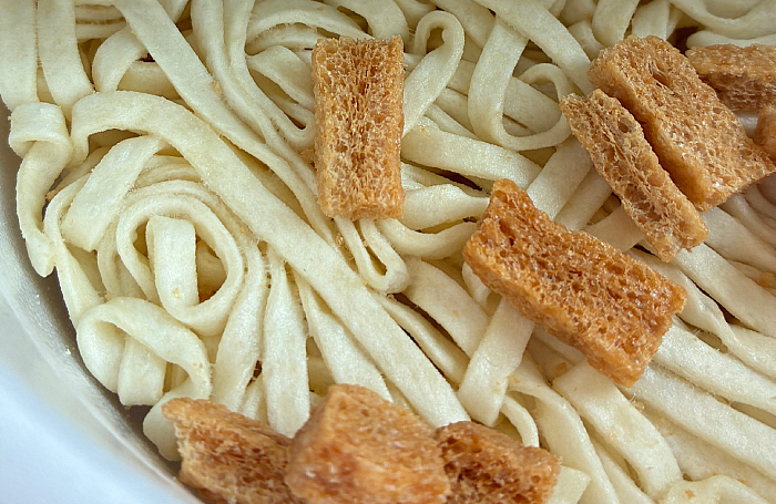 日清のどん兵衛 特盛 重ね貝だし鶏塩うどん