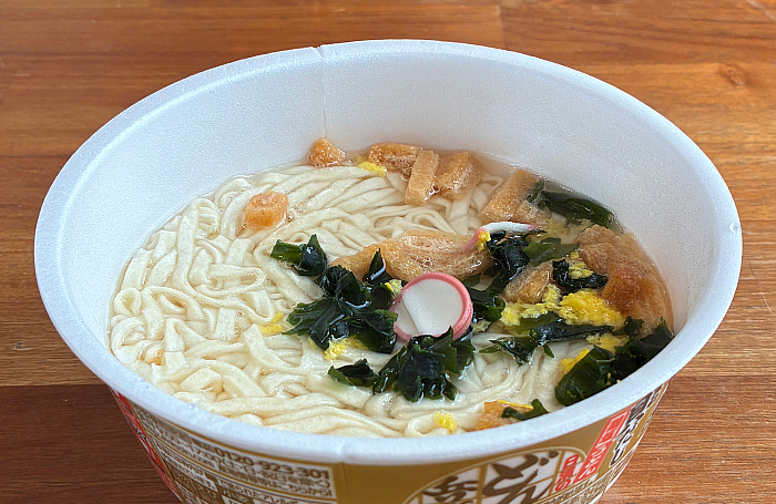 日清のどん兵衛 特盛 重ね貝だし鶏塩うどん