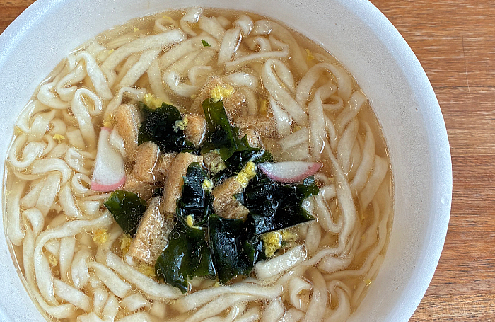 日清のどん兵衛 特盛 重ね貝だし鶏塩うどん