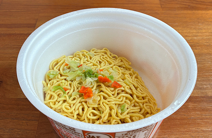 インドカレー屋さんの謎ドレッシング味まぜそば