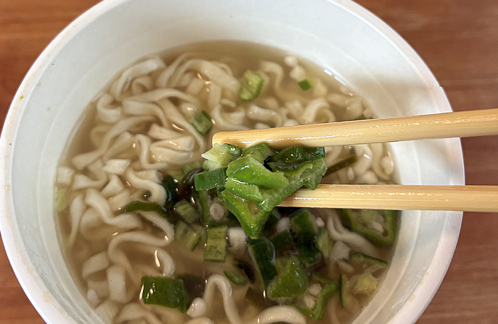 おくらとめかぶ 鰹と昆布だしのうどん