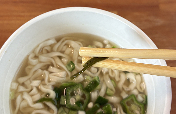 おくらとめかぶ 鰹と昆布だしのうどん