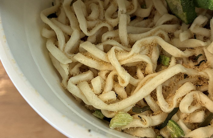 おくらとめかぶ 鰹と昆布だしのうどん