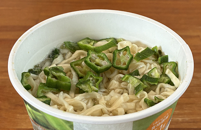 おくらとめかぶ 鰹と昆布だしのうどん