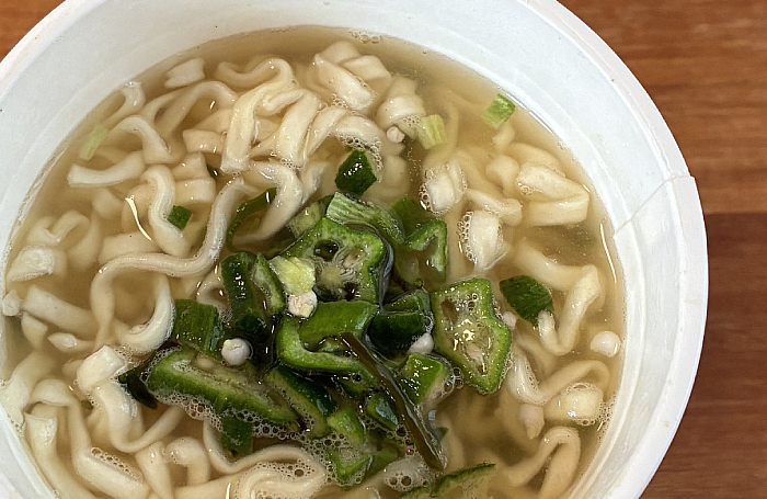 おくらとめかぶ 鰹と昆布だしのうどん