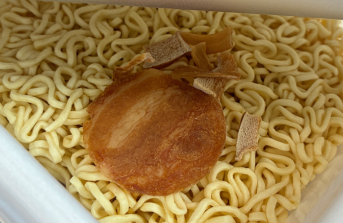 NEO油そば 己巳(つちのとみ)監修トリュフ香る鶏油そば