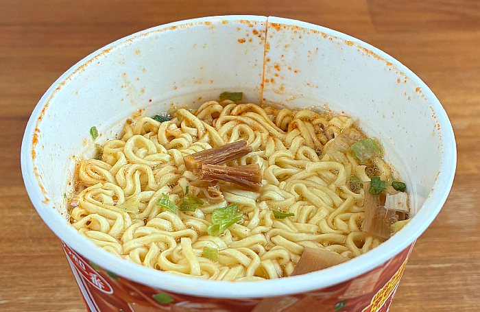 山田うどん食堂監修 赤パンチ味ラーメン
