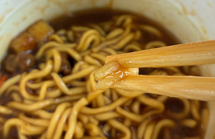 魚藍亭監修 よこすか海軍カレーラーメン ビーフ味