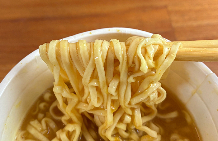 ドラえもん なつかしの黄色いカレーヌードル