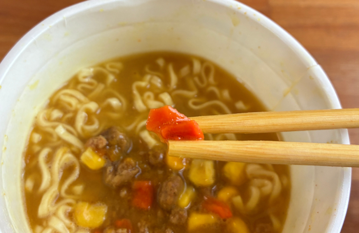 ドラえもん なつかしの黄色いカレーヌードル