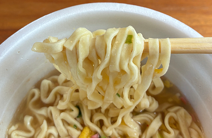 ローソン 麺大盛り 沖縄風そば