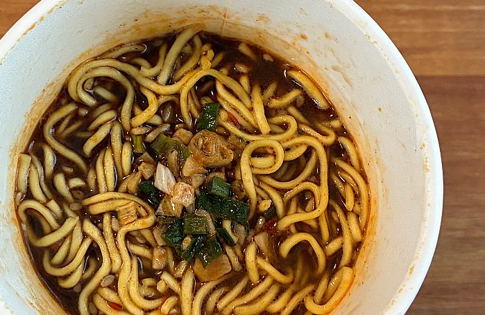 飲み干す一杯 夏のスパイシー 黒胡椒香る担担麺