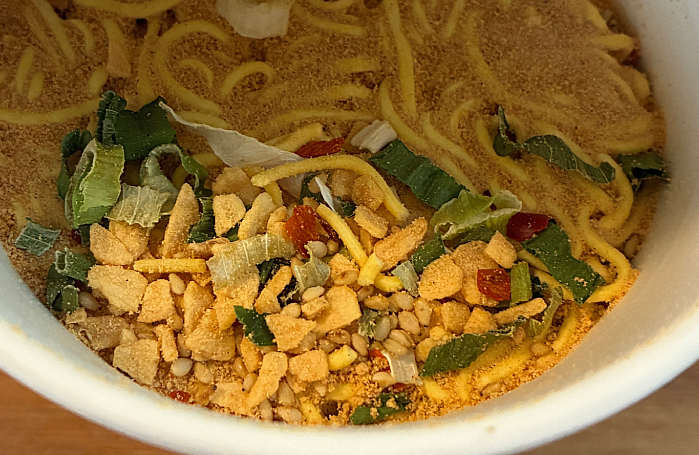 飲み干す一杯 夏のスパイシー 黒胡椒香る担担麺