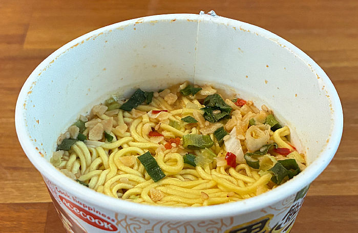 飲み干す一杯 夏のスパイシー 黒胡椒香る担担麺