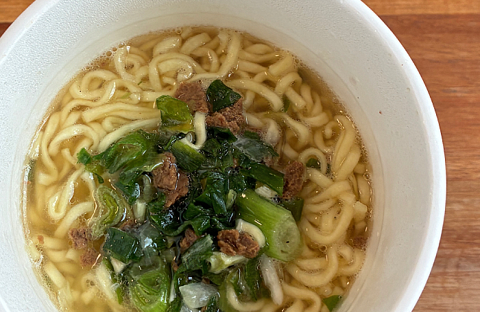 ねぎ塩カルビ味ラーメン