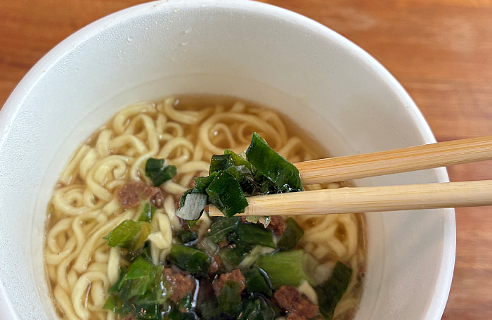 ねぎ塩カルビ味ラーメン