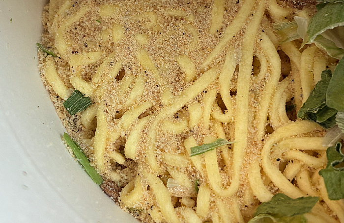 ねぎ塩カルビ味ラーメン
