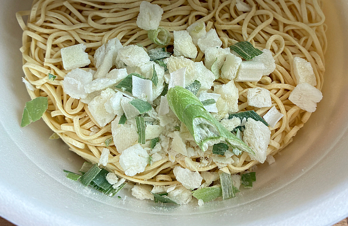 マルちゃん正麺 カップ にぼシャキ