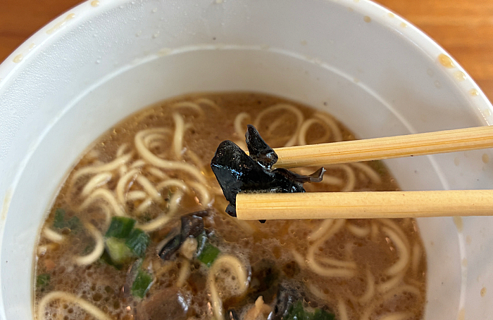 とんこつパラダイス 黒マー油豚骨