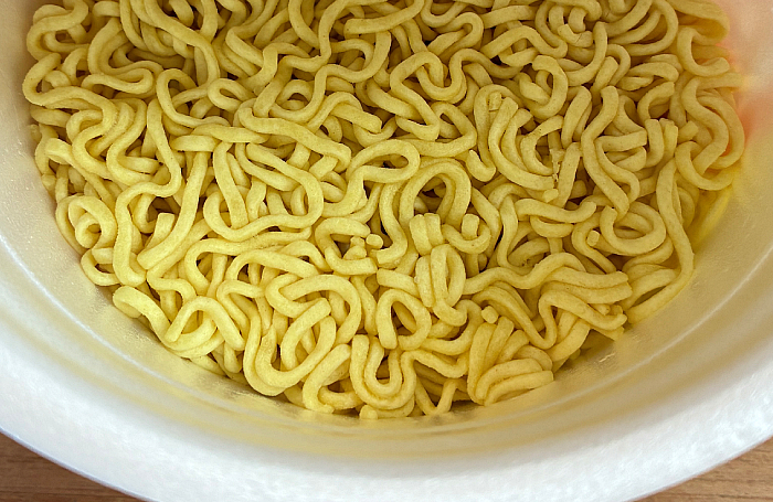 でかまる もやし中華そば ピリ辛