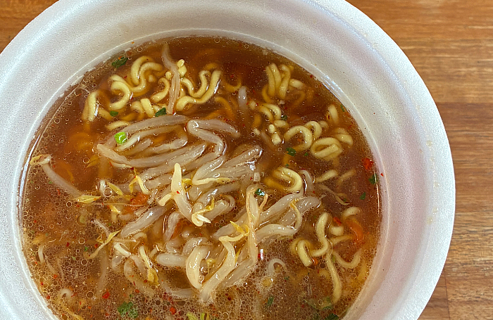 でかまる もやし中華そば ピリ辛