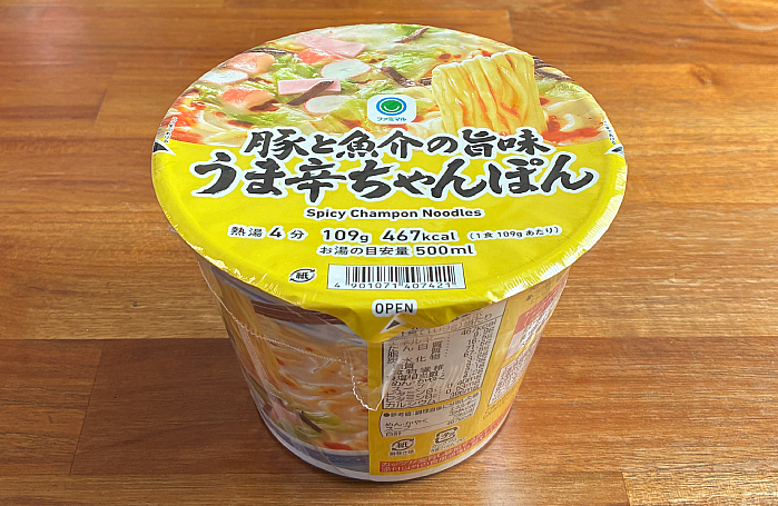ファミリーマート 豚と魚介の旨味うま辛ちゃんぽん