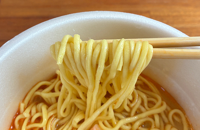 ファミリーマート 豚と魚介の旨味うま辛ちゃんぽん