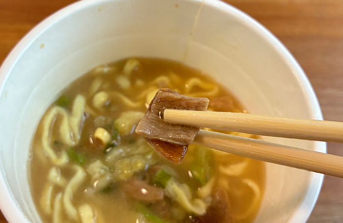 麺神カップ 豚ねぎ塩ラーメン
