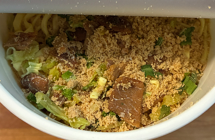 麺神カップ 豚ねぎ塩ラーメン
