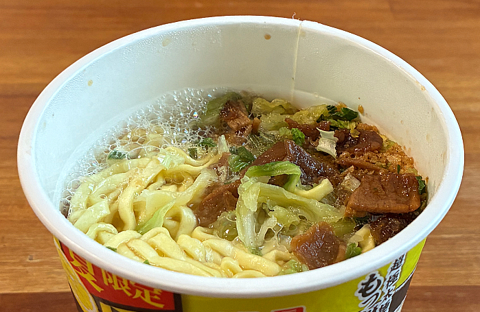 麺神カップ 豚ねぎ塩ラーメン